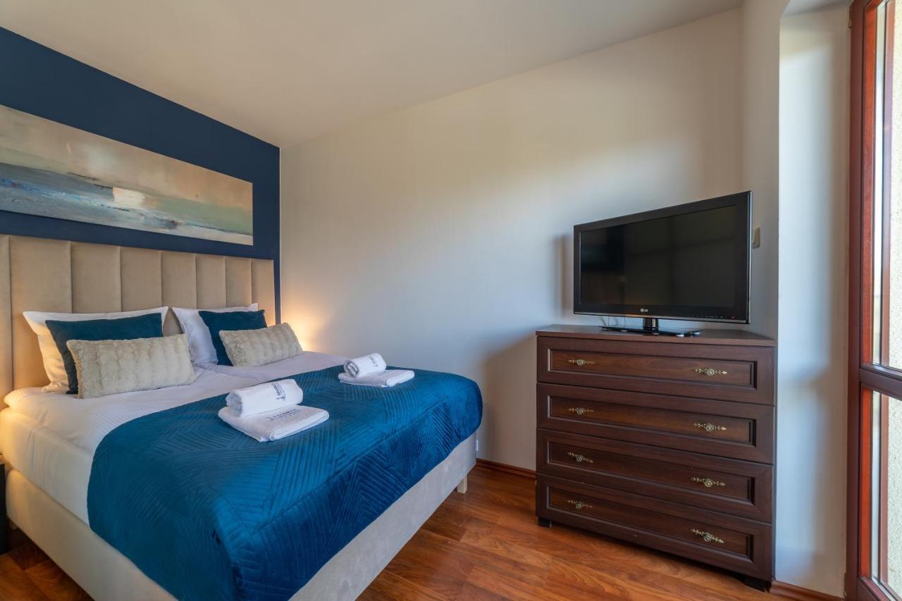 Ambria Promenada Apartment