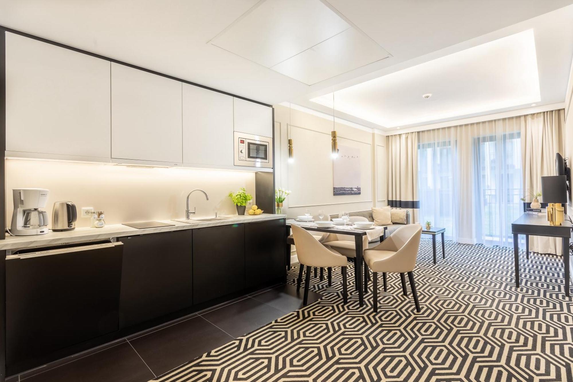 Ambria Promenada Apartment
